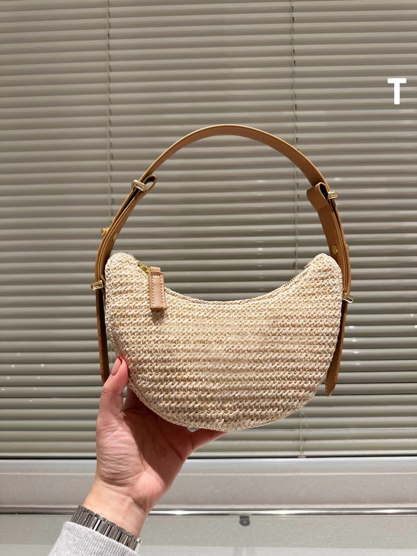 Fashion Women's Shoulder Bag Knitted Straw Moon Bag Cute Designer Hand bags Hobo Bags Designer Purse Handbag about 18cm 30733