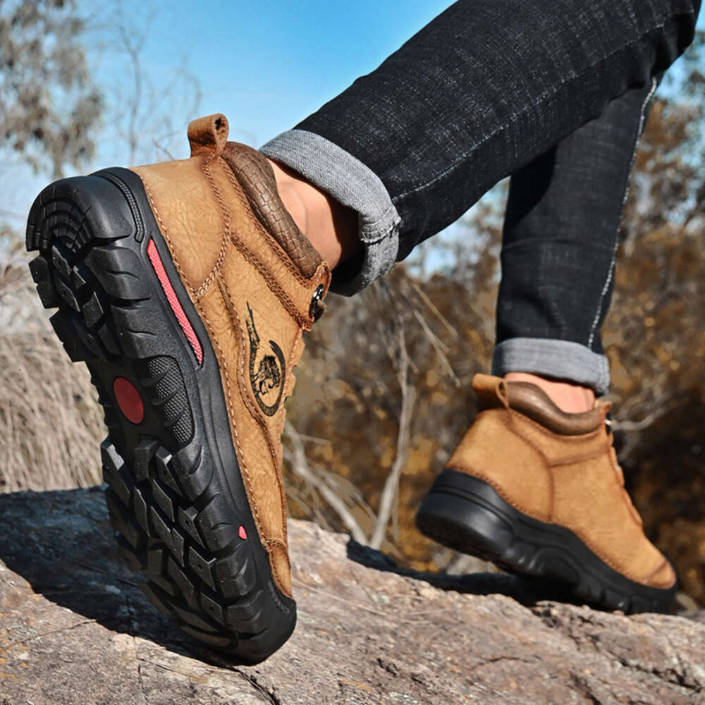 831 38-46 Genuine Leather Outdoor Mountaineering Large Cotton Shoes Men's Batch 90