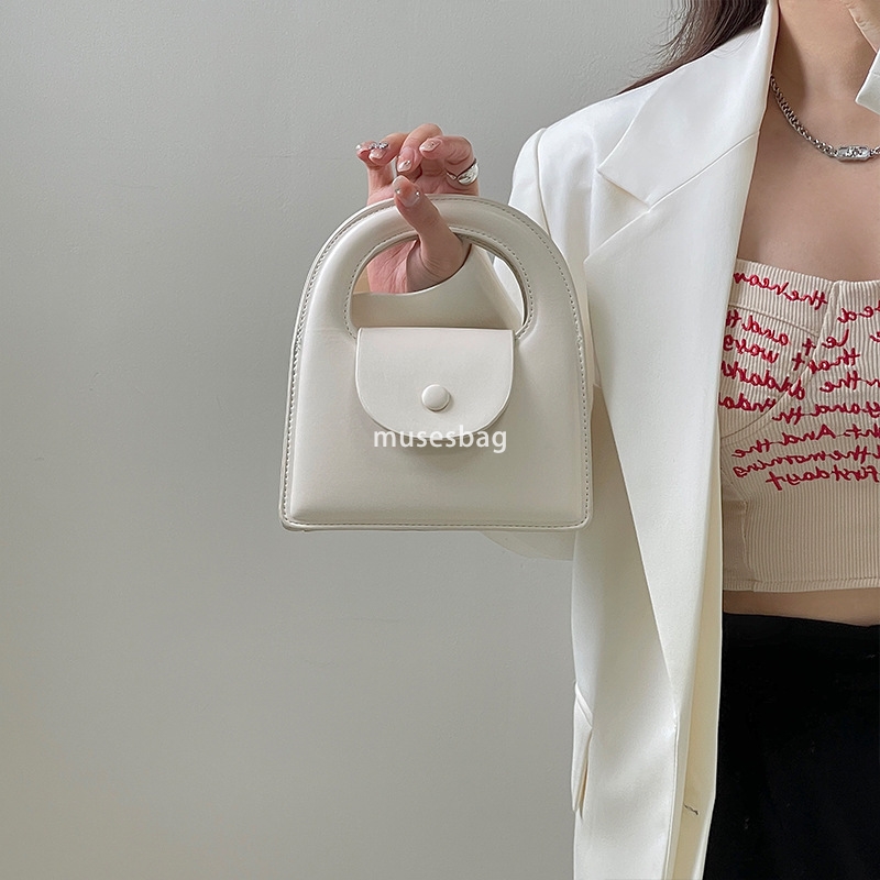 Women's new trendy and casual handbag with a trendy and trendy handle chain small square bag single shoulder bag high-end feeling simple crossbod