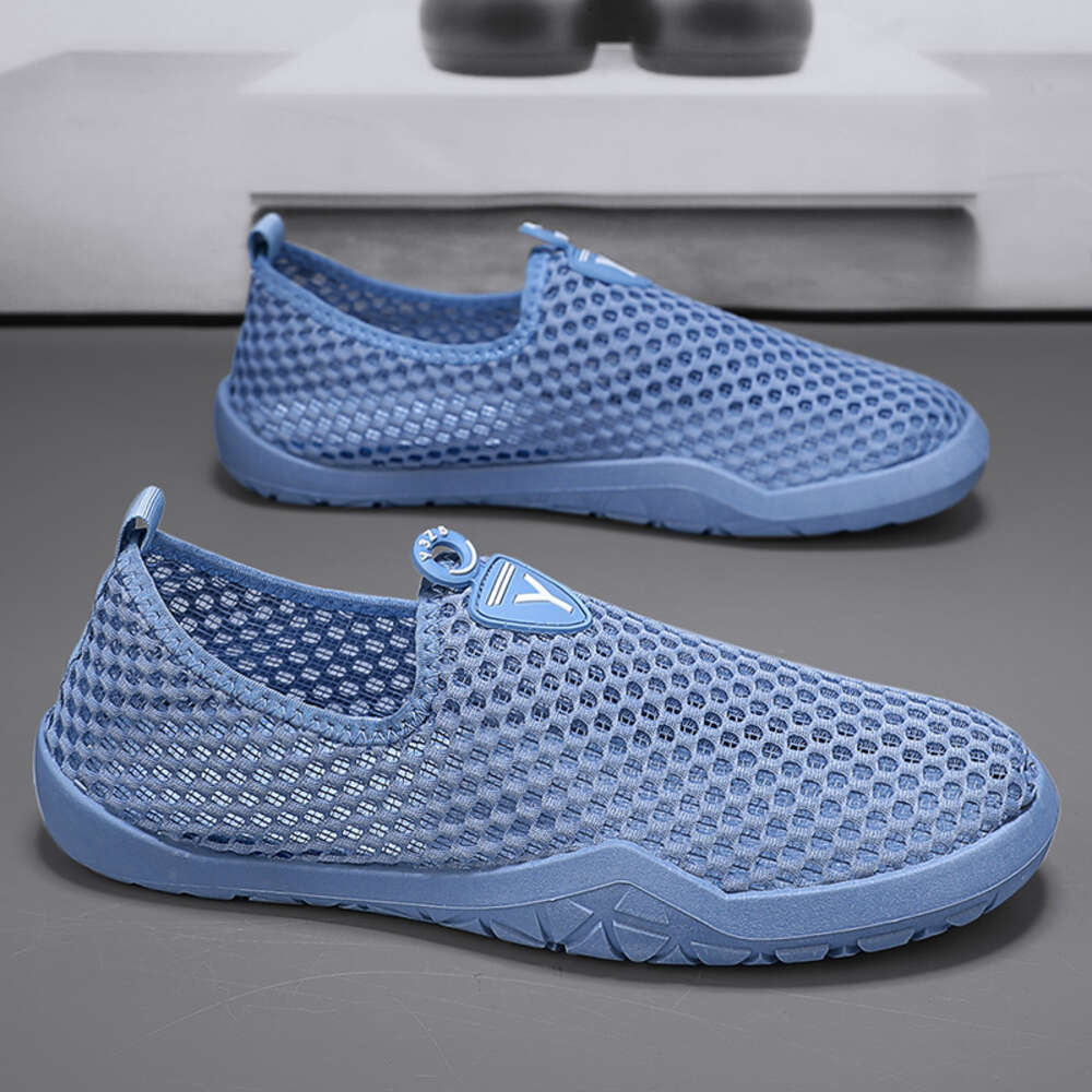 Summer casual men's shoes at a discount store