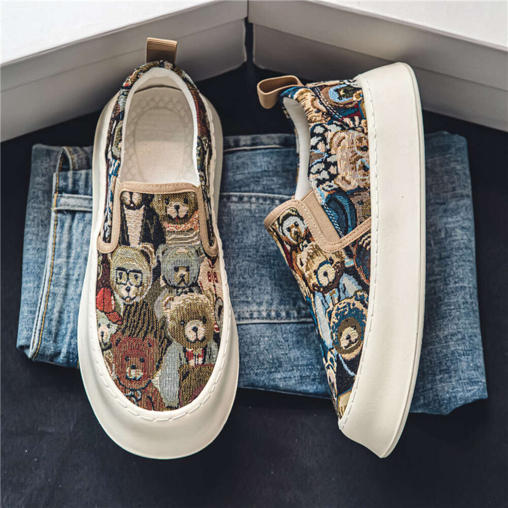 Four Seasons Cloth Top Casual Men's Shoes in a Special Offer Store