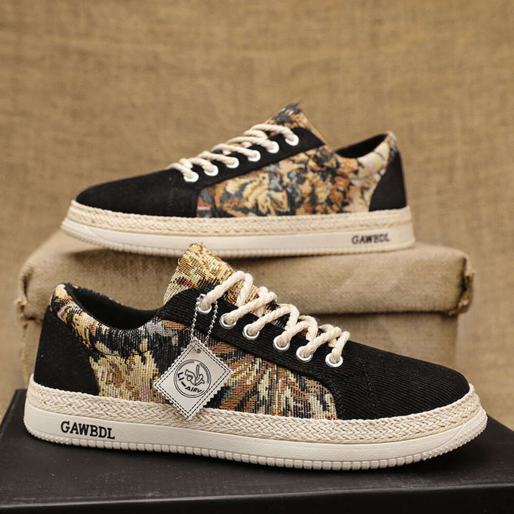 05 Four Seasons Fabric Casual Men's Shoes at Special Offer Store