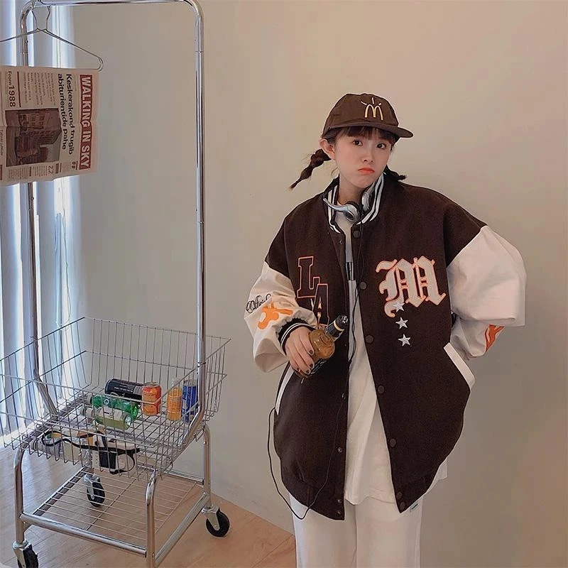 Hip Hop Furry Bee Letters Embroidery Baseball Jacket Mens Streewear Harajuku Casual Loose Bomber Varsity Jackets Unisex Fashion 240530