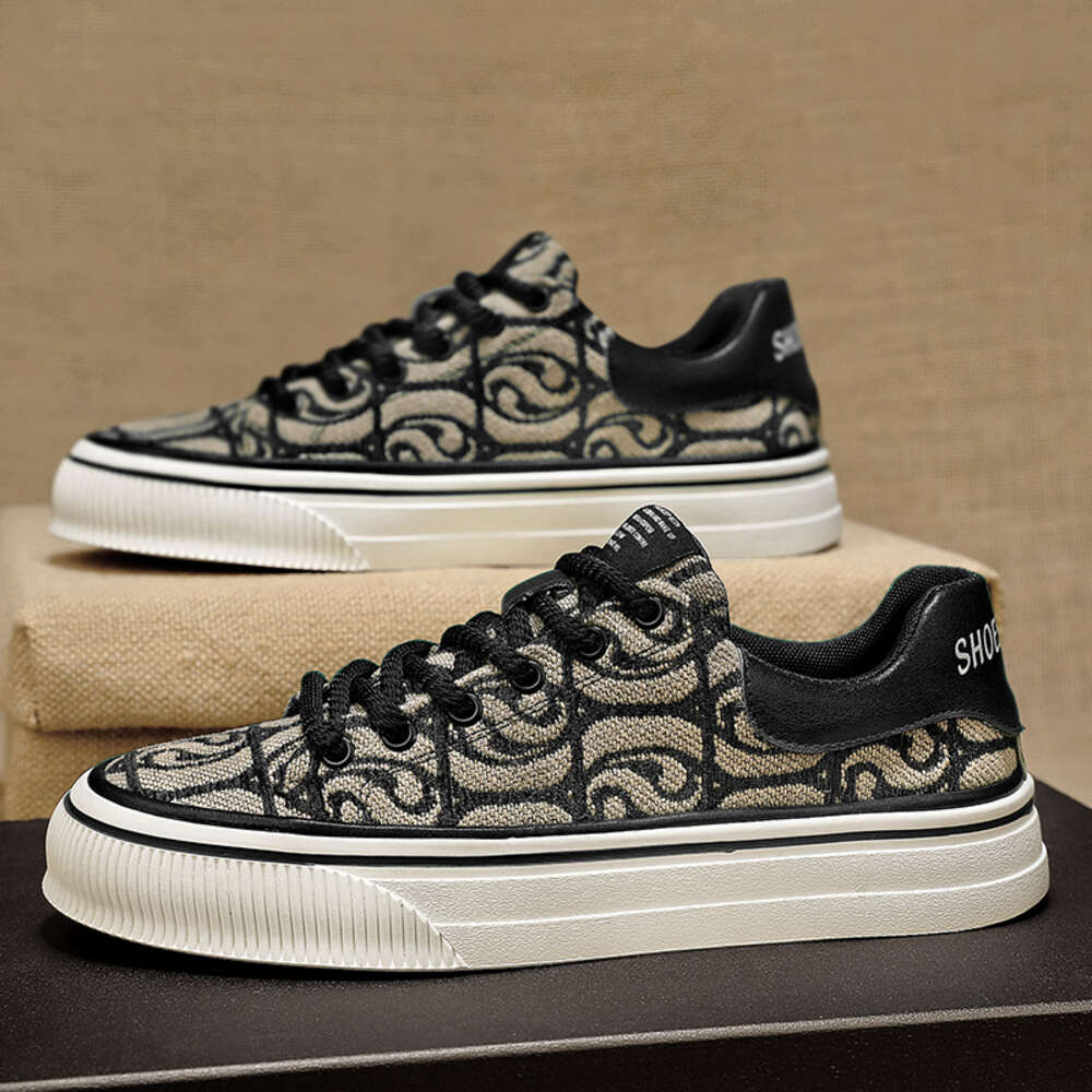 Four Seasons Fabric Casual Men's and Board Shoes at Special Offer Store