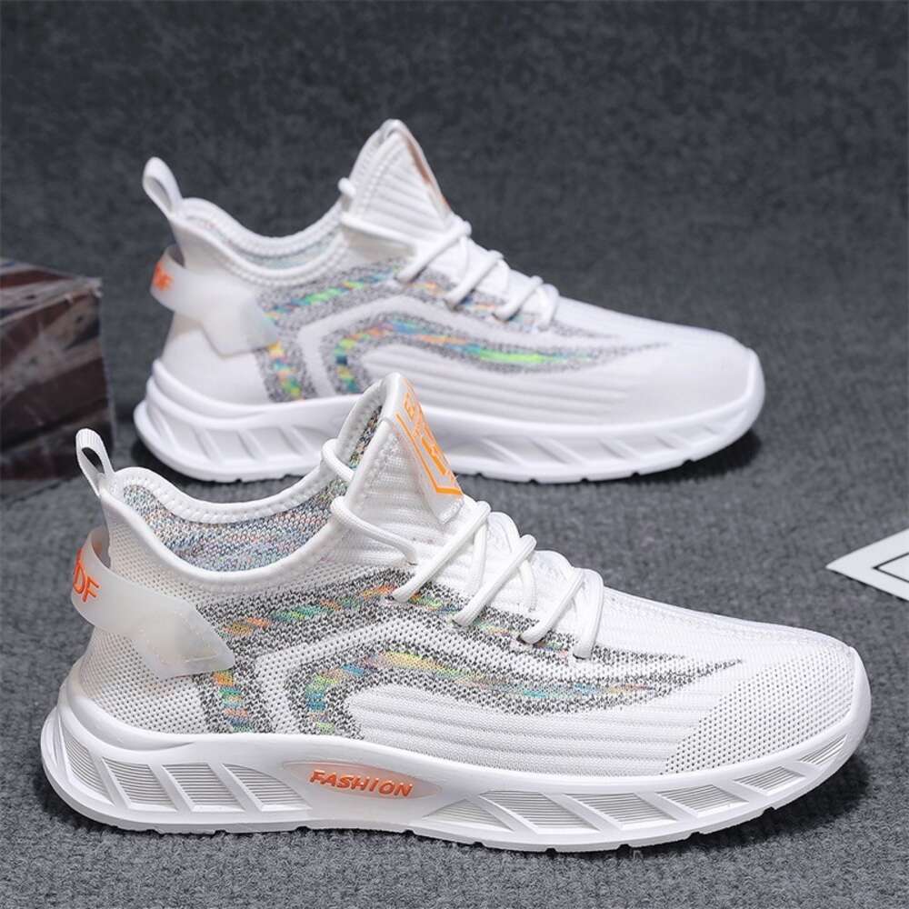 90 Four Seasons Leisure in Special Offer Store, Flying Weaving Men's Shoes