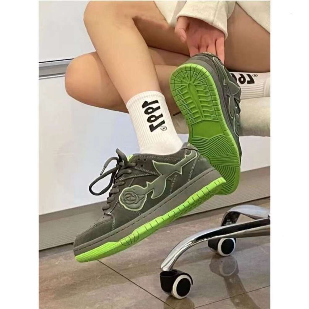 Ddmysports Dark Night Rose Sneakers Women Spring Fashion New Niche Design National Tide Couple It Color Sports Casual Bread Shoes OUTDOOR