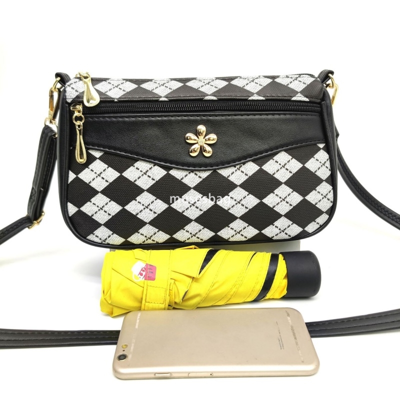 Designer Women's High Quality Thousand Bird Grid Color Contrast Fashionable Diagonal Straddle Bag Temperament Practical One Shoulder Retro Small 