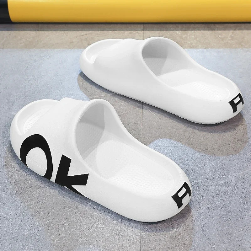Thick Sole Summer Beach Slides Mens Bathroom Anti-Slip Slipper Soft Sandals Fashion Soft Sole Flops Home Indoor Slippers Shoes 240612