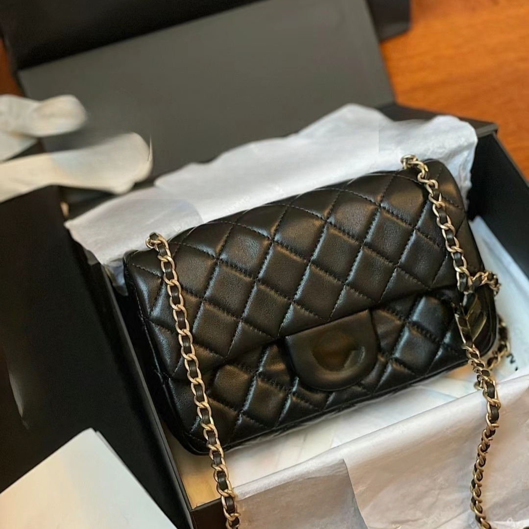 19A Classic Shoulder Bag Designer Flap Bag Fashion Commuter Bag Mini 20CM Chain shoulder strap French Lamb skin 18K gold plated hardware