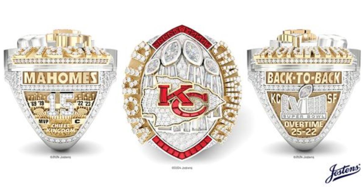 4pcs 2024 Super Bowl Football Team Champions Championship Ring With Wooden Display box Souvenir Men Fan Gift R250425 TRJ7