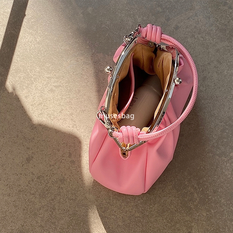 High end grand banquet bag cute girl pleated clip bag niche high-end chain bag new summer handheld crossbody bag dumpling bag