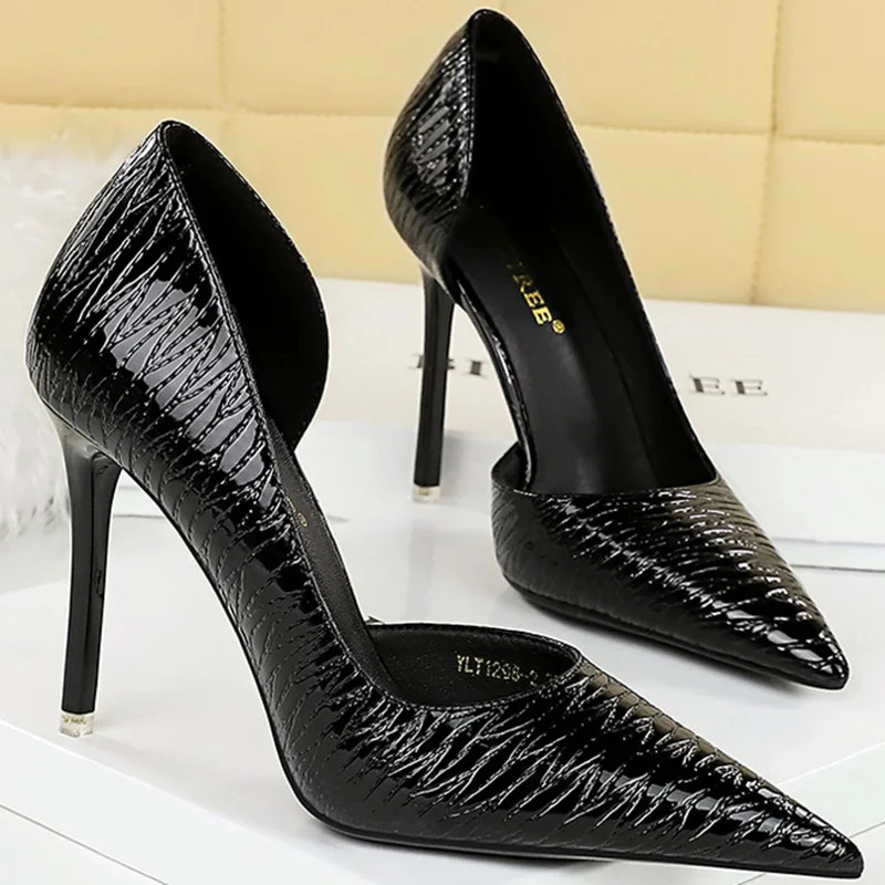 Womens 11cm high heels slim high heels pump toes wine red nude high heels womens side hollow patent leather wedding dress shoes 240612