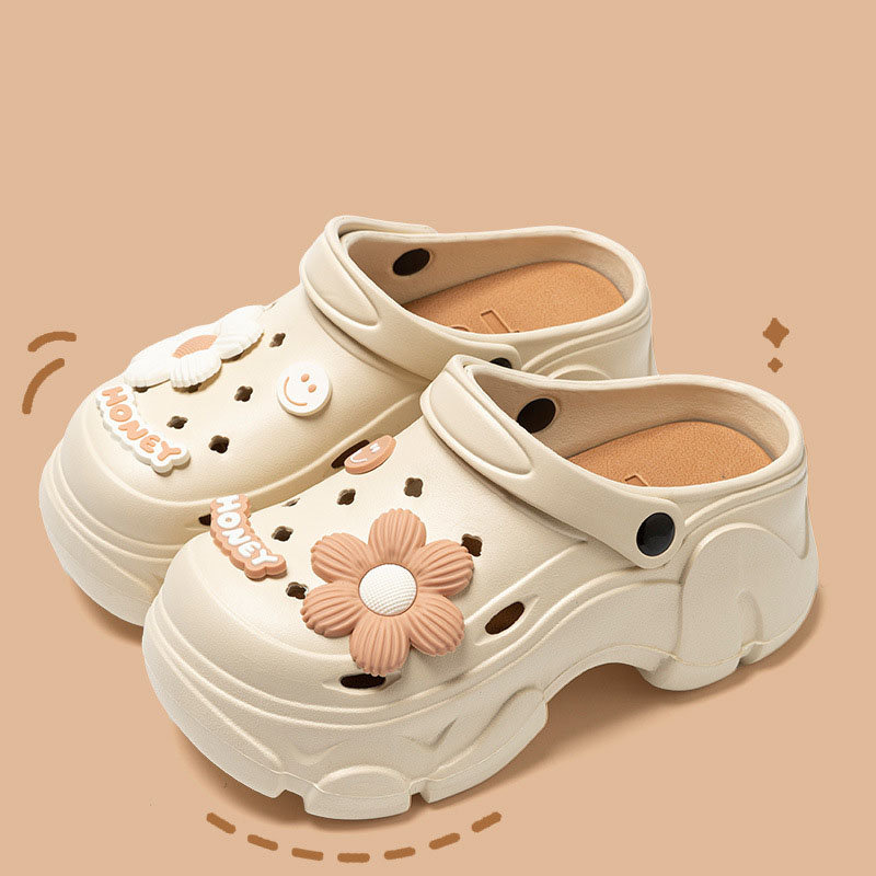 Luxury designer shoes in black and white 2024 Summer New External Wearing Heightened Cake Heel Garden EVA Baotou Cool Slippers Thick Sole Hole Shoes F