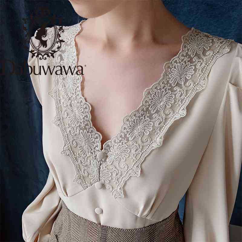 Dabuwawa Elegant Lace V-Neck Blouse Women Long Lantern Sleeve Single Breasted Vintage Solid Shirts Tops Office Lady DT1CST029 210520