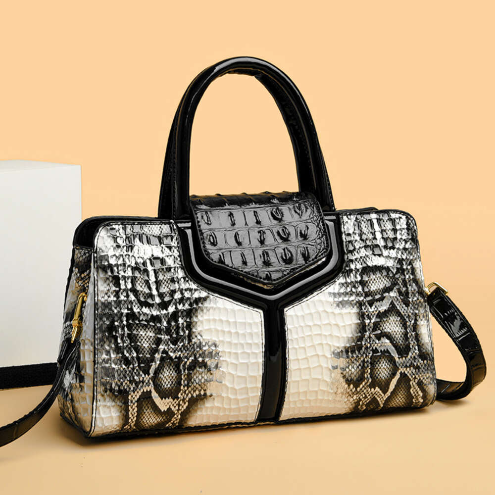 New 2023 Crocodile Cowhide Women's High Quality Leather Large Capacity Female One Shoulder Handbag Boston Pillow Bag H6.14#54 ddmythur