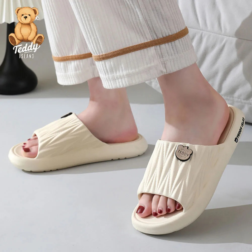 2024 Couple Slippers Indoor and Outdoor EVA Material Anti slip Soft Sole Bathroom Slippers Summer Outdoor Womens Sandals 240612
