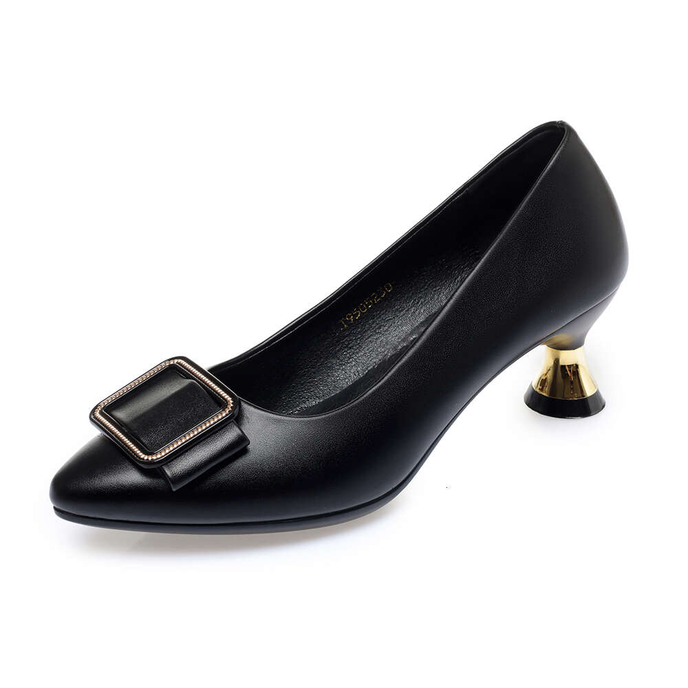 Leather Soft Animal Year Red Low-Heeled Ladies Leather Leap Moon Wedding Shoes Soft-Soled Middle-Aged