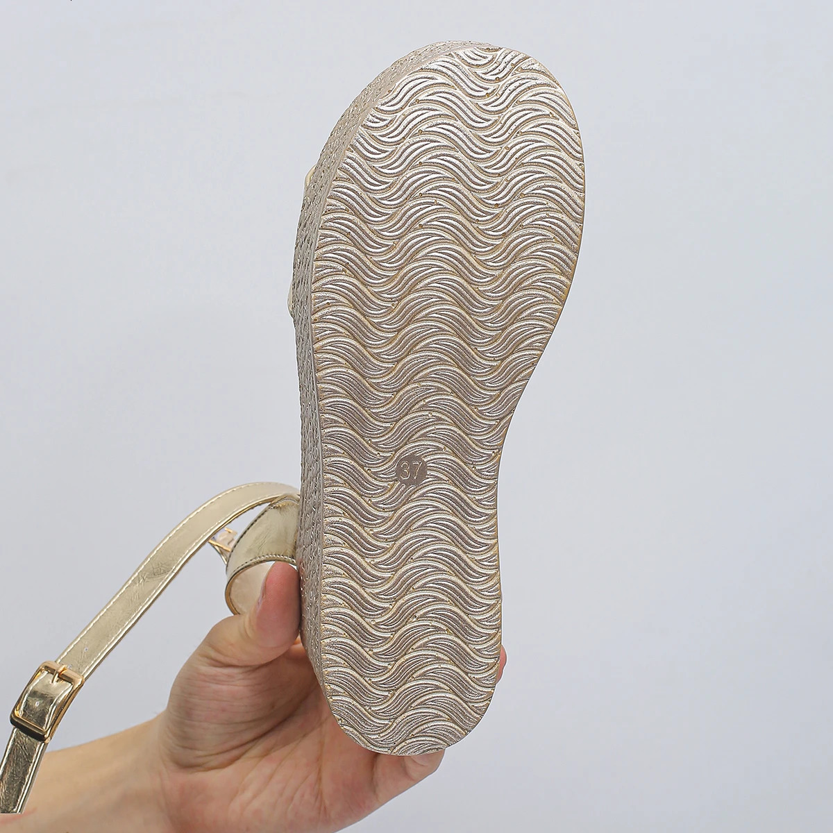 Womens sandals with sloping heels thick soles and buttons womens high-heeled platform shoes European and N-shaped with added fat 240612