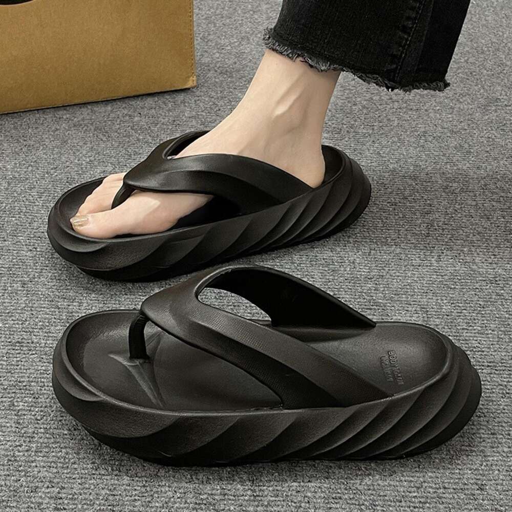 Slippers for women in summer, thick soled and soft soled, anti-skid and odor resistant cool slippers for home use, bathroom, and bathroom ddmythur