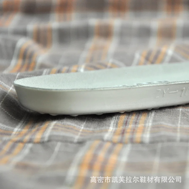 Anti perforation construction site anti stab foot pads wear-resistant soft insoles labor protection nail protection outdoor exterior walls 240612