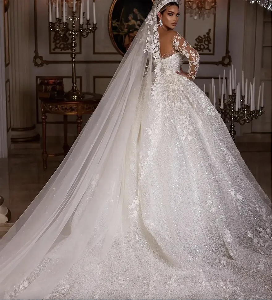 Lace Dubai Wedding Dresses Long Sleeves Sequins Beads Sheer Neck Appliques Glitter Tulle Bride Gowns Vestido de Noiva