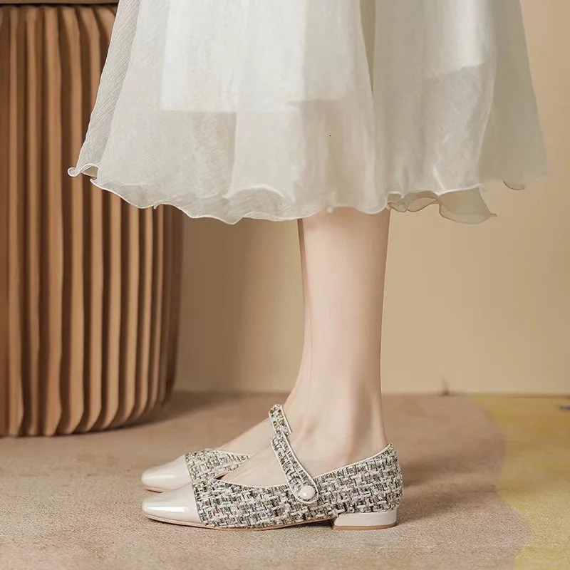 2024 Spring/Summer Retro Plaza Small Wind Single Shoes Womens Flat Feet French Mens Ballet Single Shoes 240614