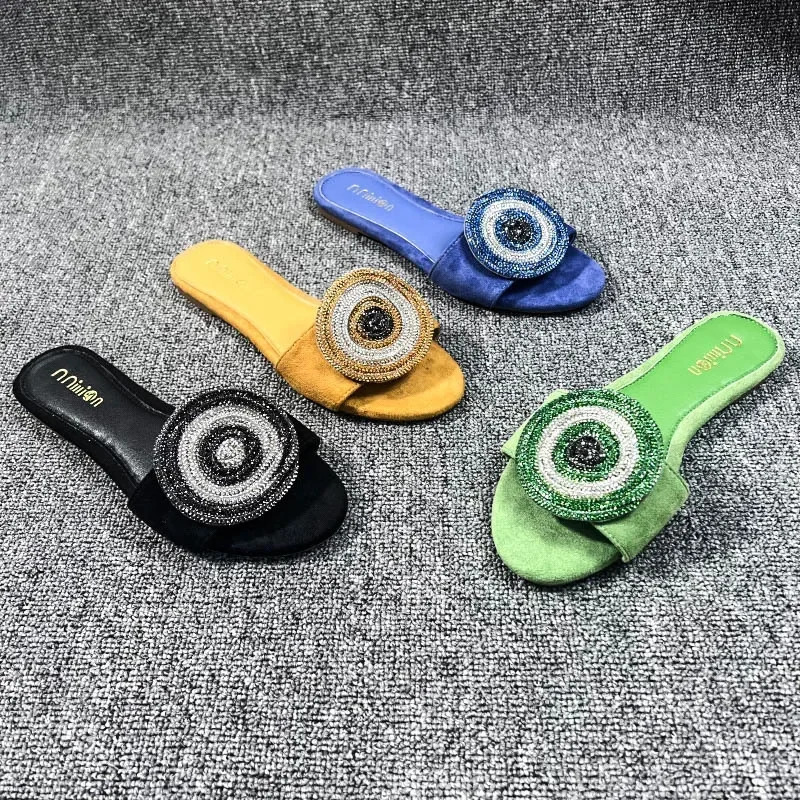 Womens flat sandals rhinestone decoration charming beach sandals 2024 summer outdoor slippers charming casual womens shoes 240612