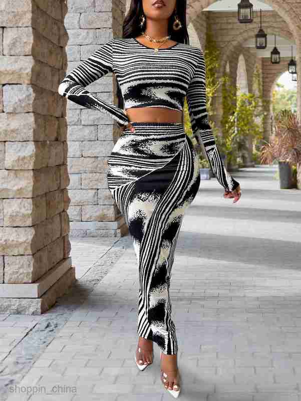 Two Piece Dress Sets Autumn and Winter New Fashion Women's Wear Printed Round Neck Long Sleeve waist Slim Set