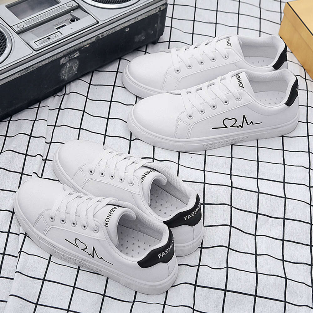 Hot selling Fashion Little White Low Top Board Couple Lightweight Classic Youth Casual Shoes