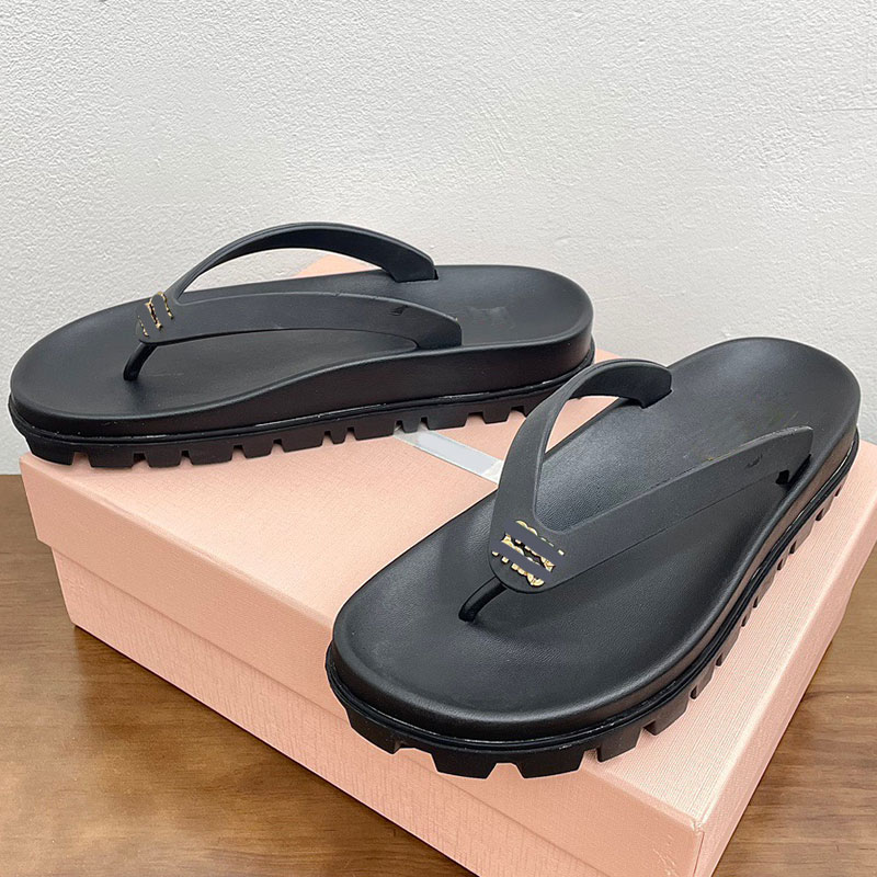 designer sandals womens luxury sandals summer new fashion beach white herringbone slippers sandals classic outdoor anti pool platform sandals
