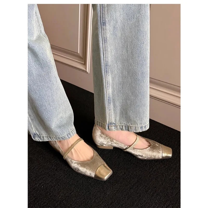 2024 French small perfume bread head semi slippery womens summer wear-resistant sandals with buckle shoes 240614