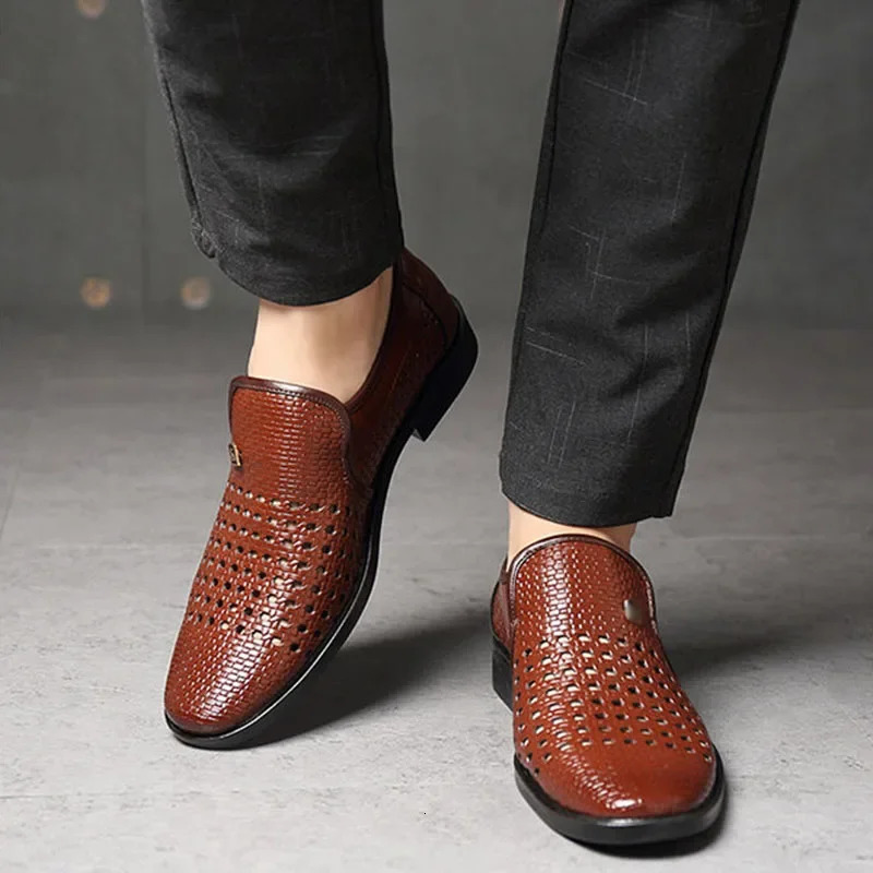 Summer Sandals Mens Leather Shoes Casual Soft Sole Breathable Business Leather Sandals Low Heel Hollow Dress Sandals 240612