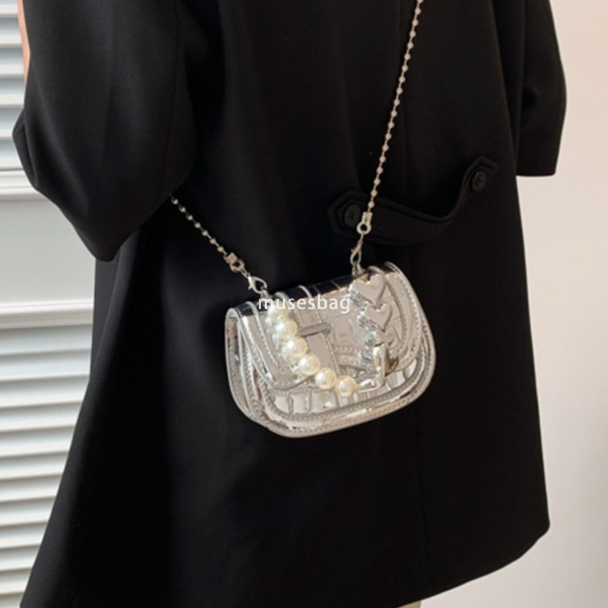 High end niche design pearl chain small bag women's new trend trendy mini bag silver high-end texture mobile phone bag crossbody bag designer bag