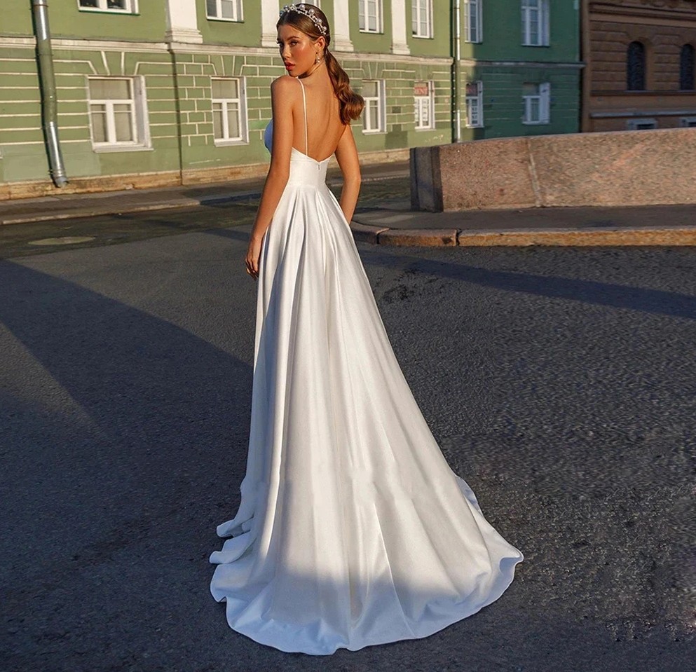 Sexy Wedding Dresses 2024 Spaghetti Straps V Neck Backless Satin Bridal Dress Bride Gown Vestidos De Novia Custom Made