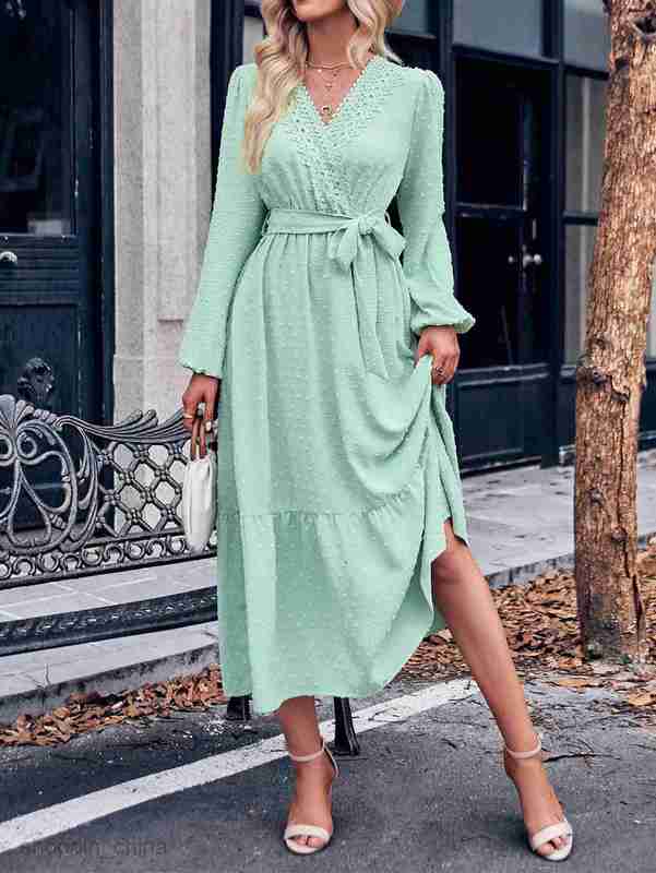 Basic Casual Women Dresses Autumn/Winter Women's New Fashion Solid Color V-neck Lace Waist Tie Dress