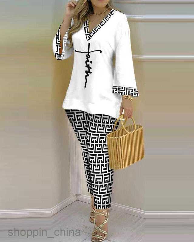 Women's Tracksuits Autumn New Women's two-piece V-neck long sleeved printed set Sets