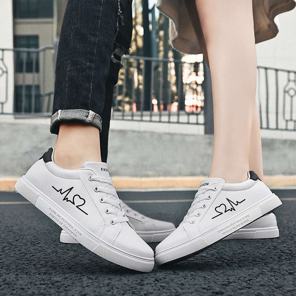 Factory wholesale Fashion Little White Low Top Board Couple Shoes Lightweight comfortable casual shoes