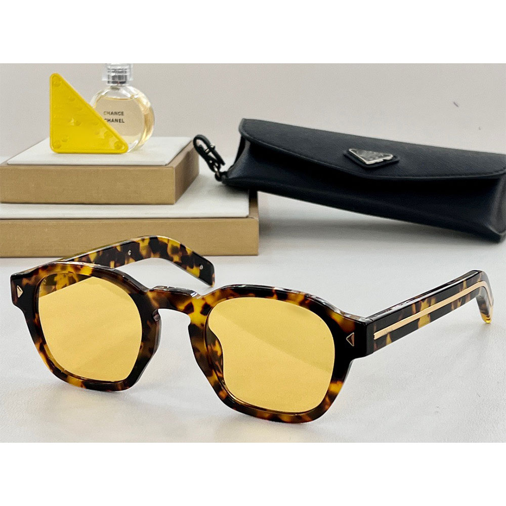 Designer rectangular acetate sunglasses Iconic metal plaque with letters on templesexquisite triangular rivets 100% UVA/UVB protection SPA16