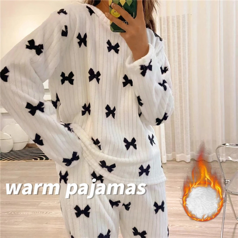 Womens Sleepwear Autumn and winter flannel womens pajama set classic plain warm pajamas velvet Cavai girls printed 231120