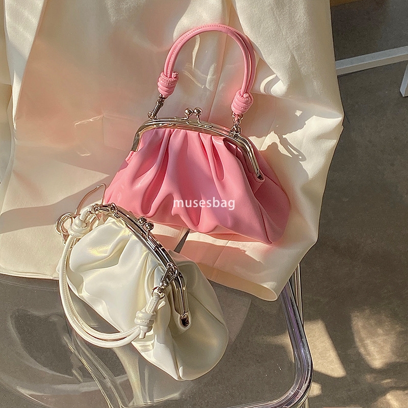 High end grand banquet bag cute girl pleated clip bag niche high-end chain bag new summer handheld crossbody bag dumpling bag