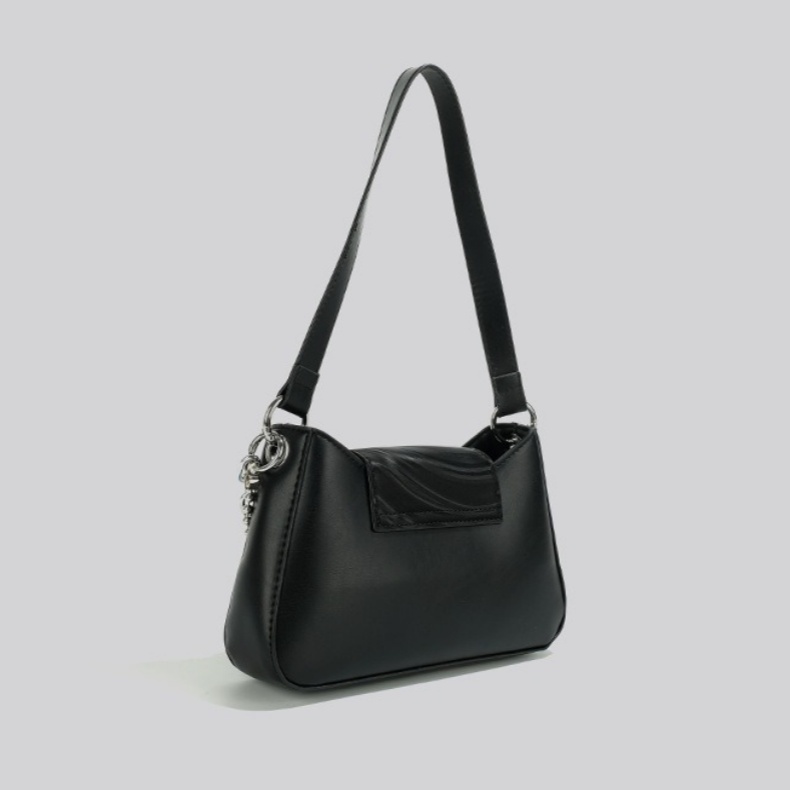 The latest trendy chain bag for women trendy and niche design versatile underarm bag high-end butterfly shoulder bag portable and crossbody bag for ou