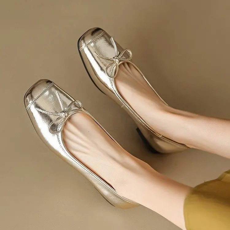 French Silver Mary Shoes Womens Light Mouth perfume Style Bow Single Shoes Mild Ballet Flat Shoes Womens 240614