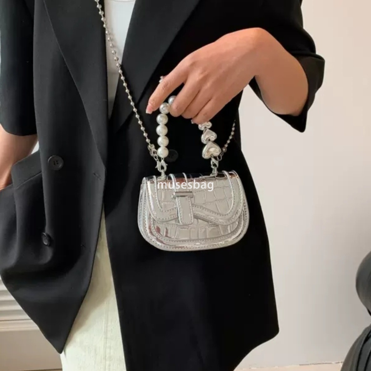 High end niche design pearl chain small bag women's new trend trendy mini bag silver high-end texture mobile phone bag crossbody bag designer bag