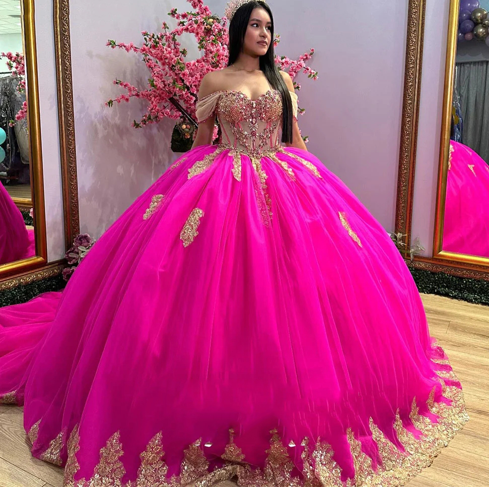 Sparkly Rose Red Princess Off Shoulder Quinceanera Dresses Sweetheart Lace Applique Beads Crystal Tull Sweet 16 Ball Gown Vestidos De 15 Anos
