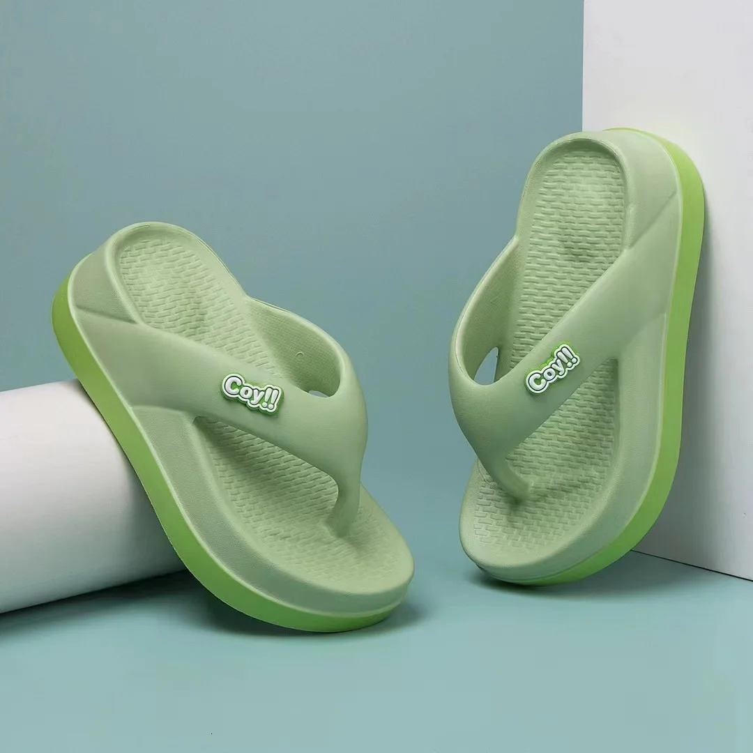 Summer womens flip thick soled womens beach shoes anti slip sandals 240612