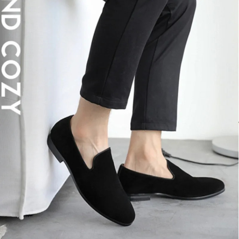 Mens shoes sliding on Loafers black suede solid soft mens shoes casual large size fashionable and breathable blue zapatos hombre 240612
