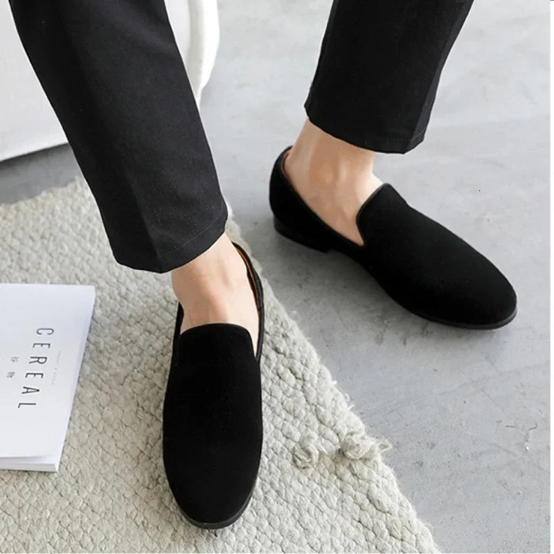 Mens shoes sliding on Loafers black suede solid soft mens shoes casual large size fashionable and breathable blue zapatos hombre 240612
