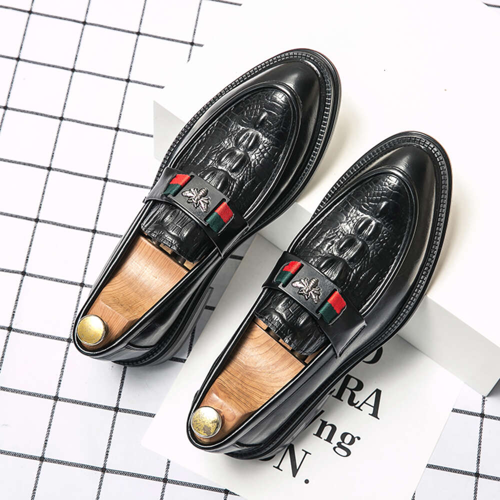 Casual Breathable Leather Loafers Business Office Shoes For Men Driving Moccasins Comfortable Slip On Tassel Shoe37-44