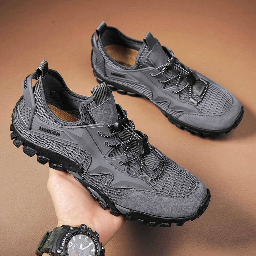 Wholesale of high-quality outdoor shoes Large Mountaineering Outdoor Mesh and Creek Tracing Shoes 38-46