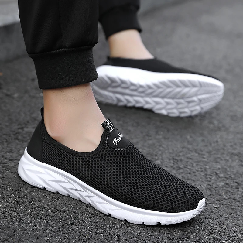 Sports shoes for mens casual tennis shoes breathable and fashionable sports hiking shoes summer lightweight running shoes 39- 240612